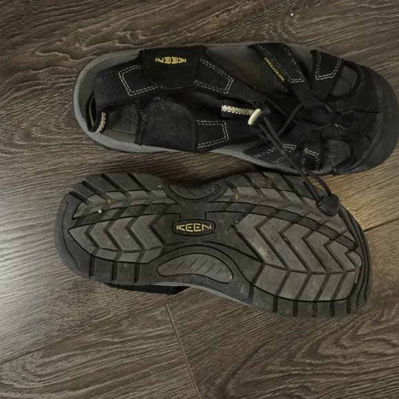 Keen hiking shoes - Picture 2 of 3